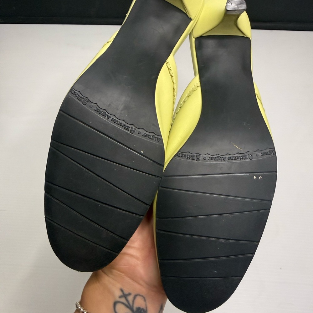 Avanti Women's Yellow Mules - Picture 5 of 6